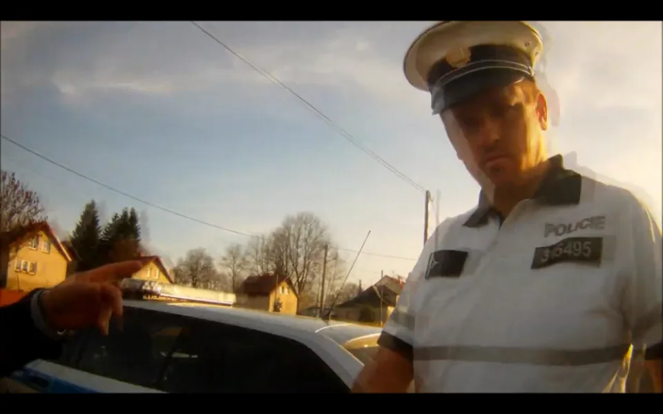 Jeden z policistů