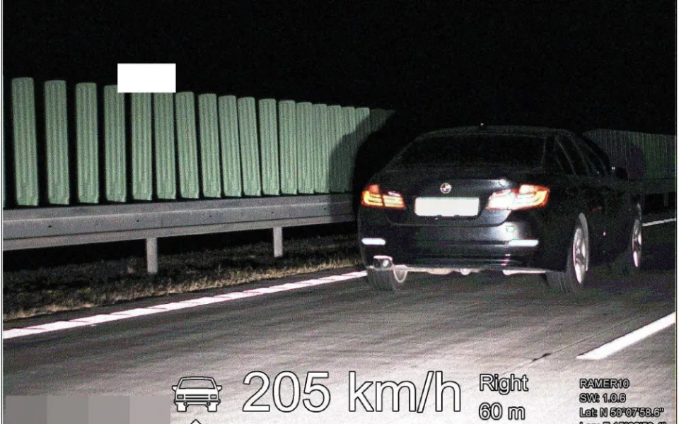 Auto jedoucí 205 km/h