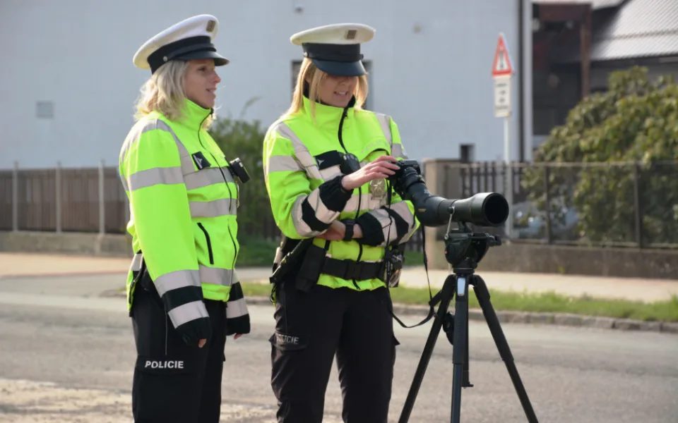 Řidiči pozor! Policie se dnes na Královéhradecku zaměřuje na železniční přejezdy