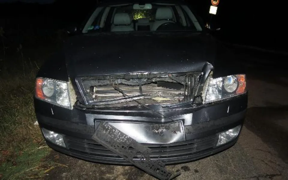 Poničené auto.