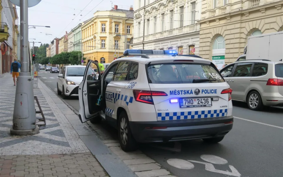 Strážníci v ulici ČSA.