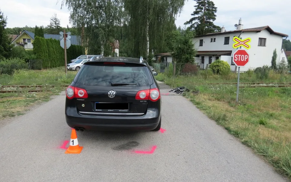 Nehoda na přejezdu.