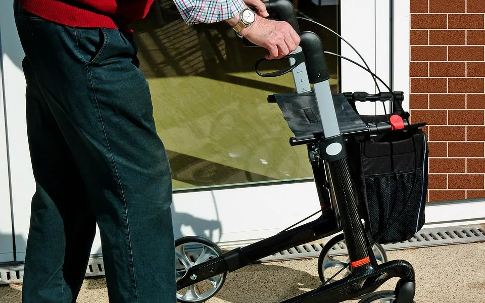 rollator-2298056_960_720