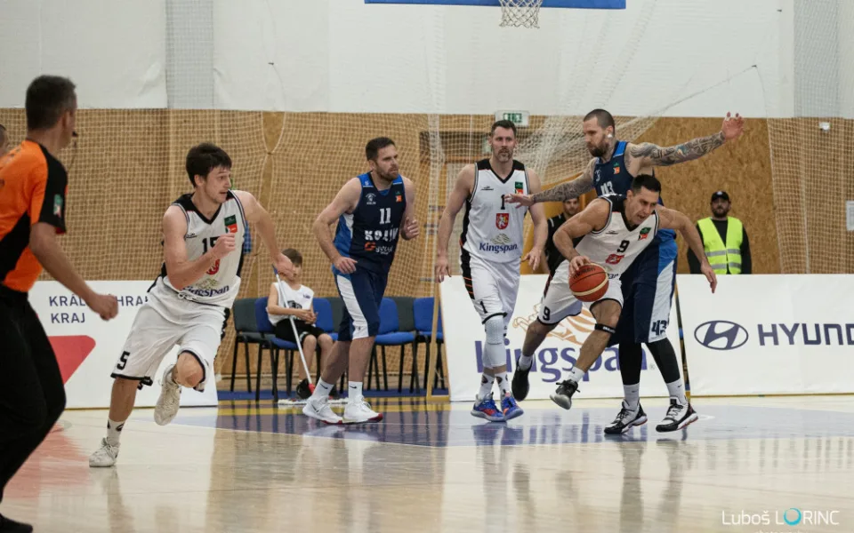 Hradečtí basketbalisté se posunuli v tabulce na deváté místo!