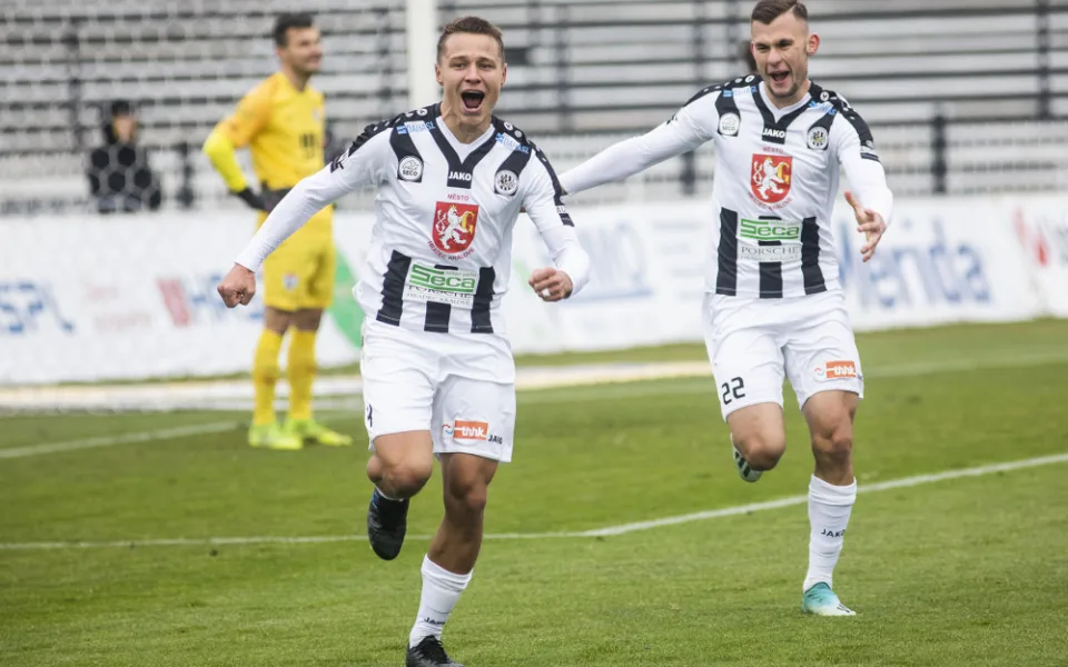 Hradečtí Votroci se brzy střetnou s milionovým kádrem pražské Sparty! 