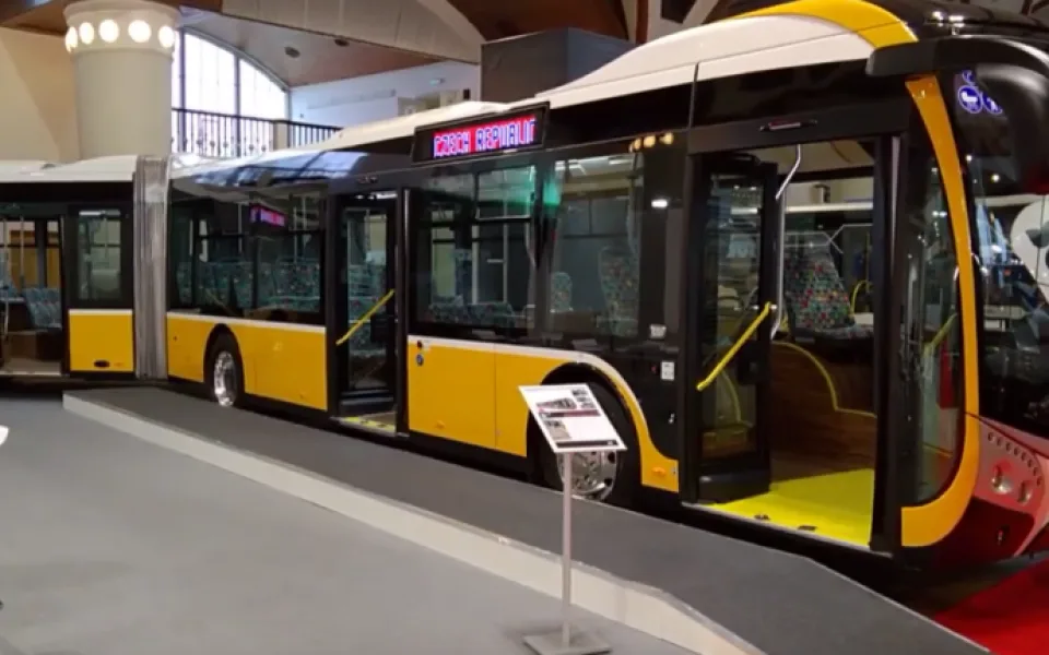 Nový trolebus bude brázdit ulice Hradce
