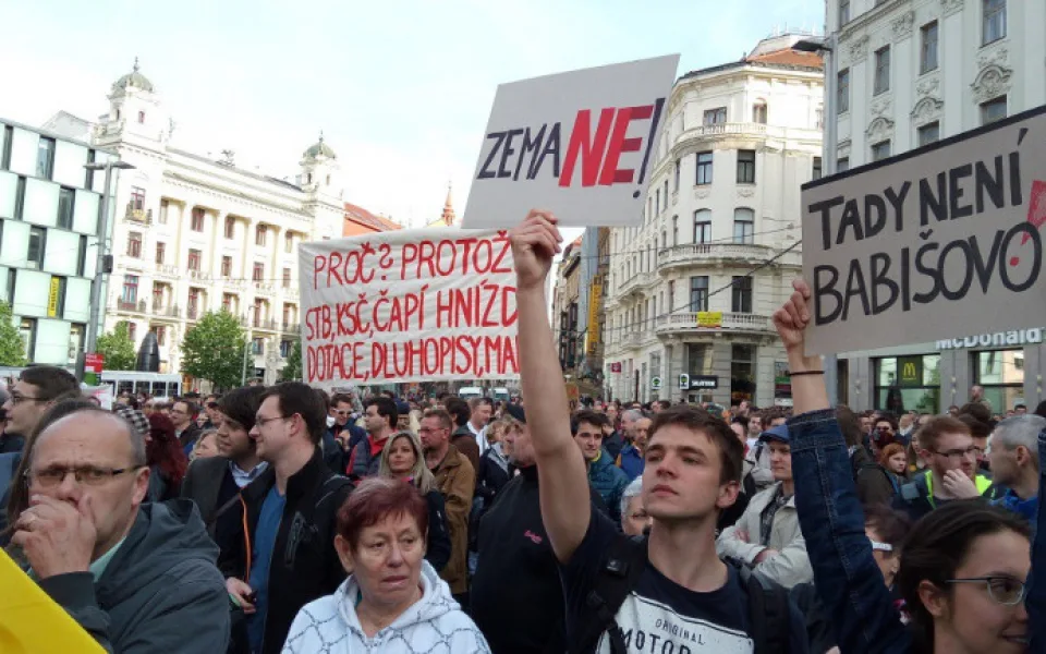 Demonstrace proti Babišovi