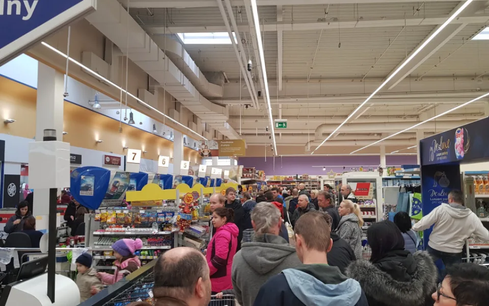 Frony v Tescu v Březhradě