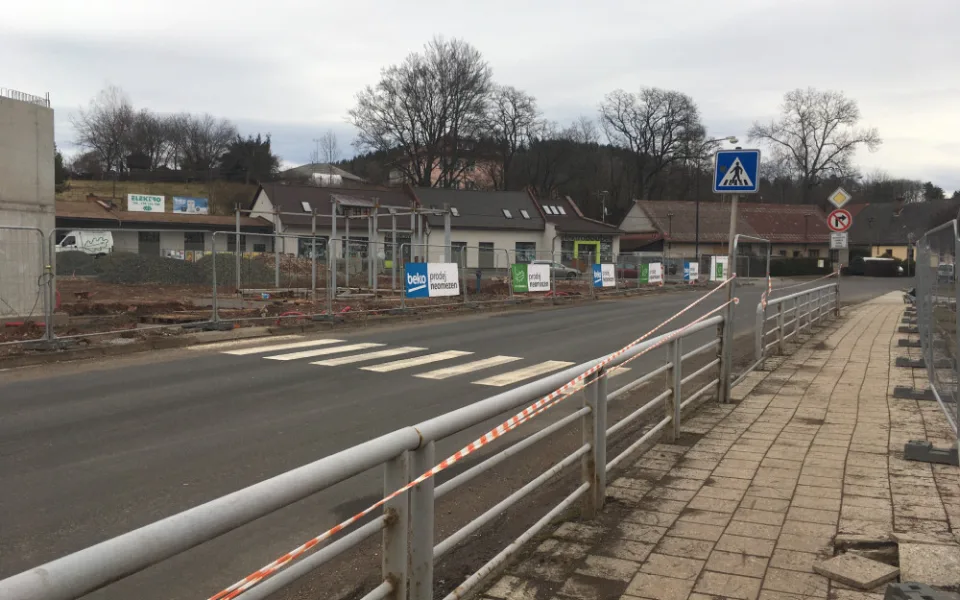 Stavba nového autobusového terminálu v Nové Pace.