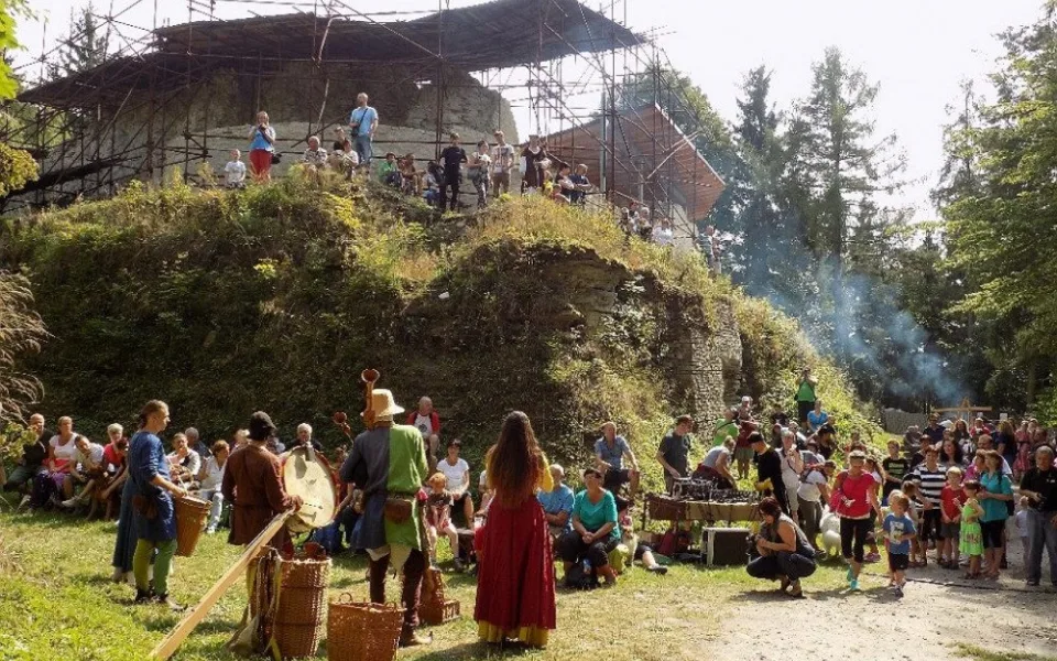 Hrad Vizmburk.