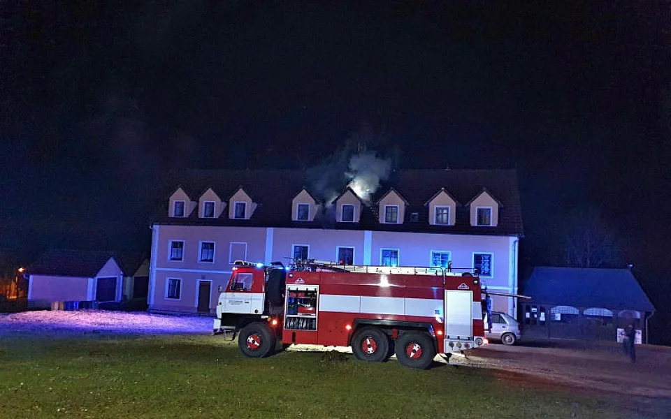 Požár restaurace na Broumovsku.