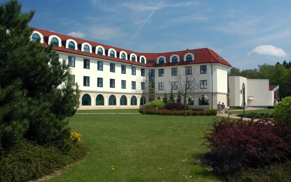 Lázně Bohdaneč na Pardubicku, přeruší až do odvolání provoz. O práci přijde 80 lidí