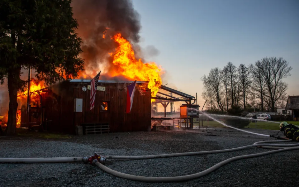 V Jaroměři lehla popelem dřevěná restaurace.
