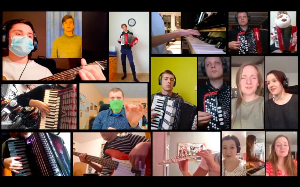 Žáci ZUŠ Střezina v Hradci Králové nahráli společný singl Karanténa. Každý ze svého domova