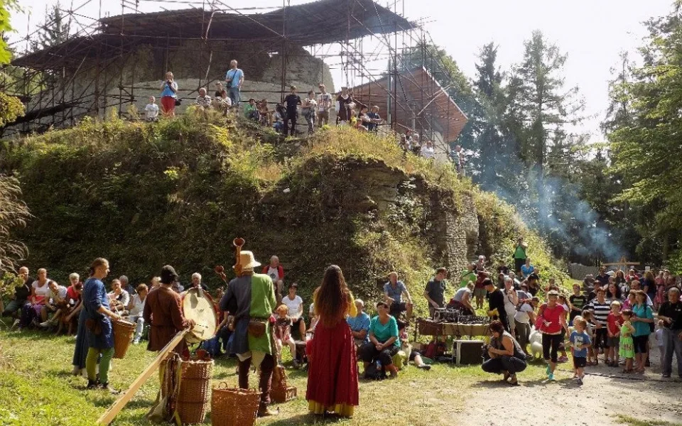Hrad Vízmburk povyroste do výšky. Vysoký bude stejně jako před 36 lety