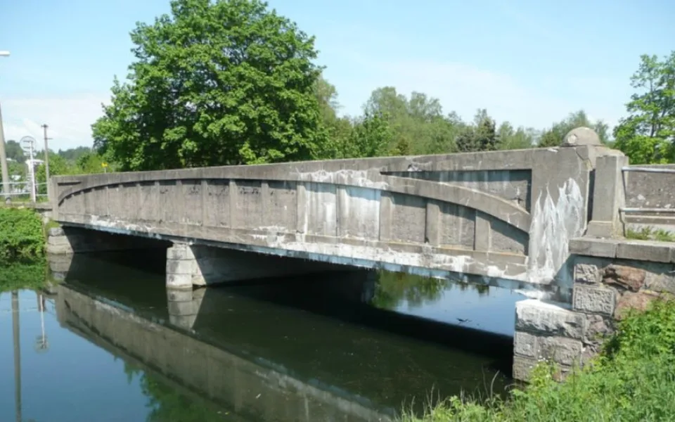 Most přes řeku Metuji v Náchodě-Bělovsi