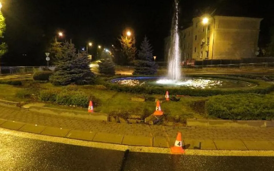 Na Trutnovsku boural další řidič bez řidičáku. Neměl technickou, bezpečnostní pásy a nadýchal skoro tři promile
