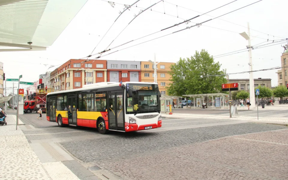 Nedostatek řidičů MHD v Hradci Králové vyřešila pandemie. Teď se řeší nedostatek cestujících