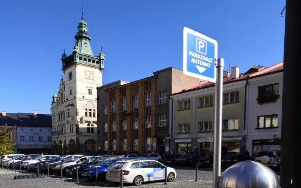 Parkoviště na Masarykově náměstí v Náchodě