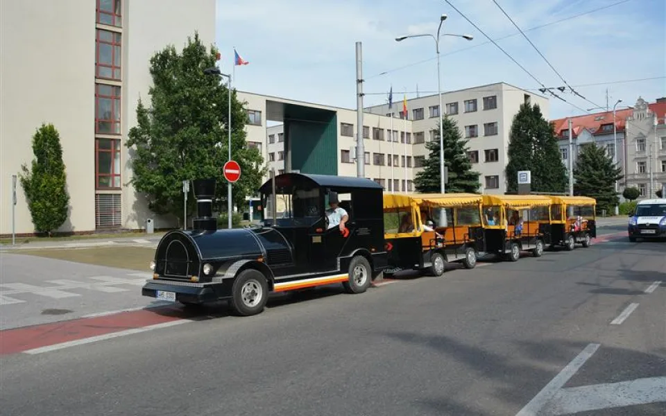 Zítra vyjede turistický vláček. Hradcem Králové bude jezdit na dvou trasách