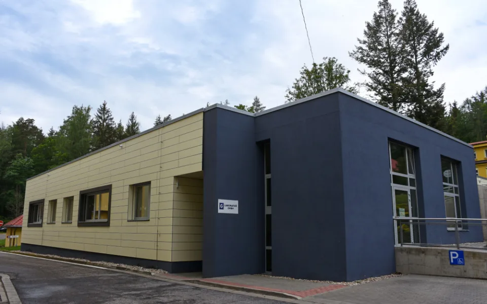 Královéhradecký kraj si není dostavbou operačních sálů ve Dvoře Králové jistý. Chce upravit projekt
