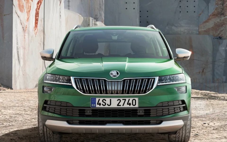 Malíř Vovkanič prohrál spor se Škodou Auto. Chtěl nechat stáhnout vozy Kodiaq a Karoq z trhu