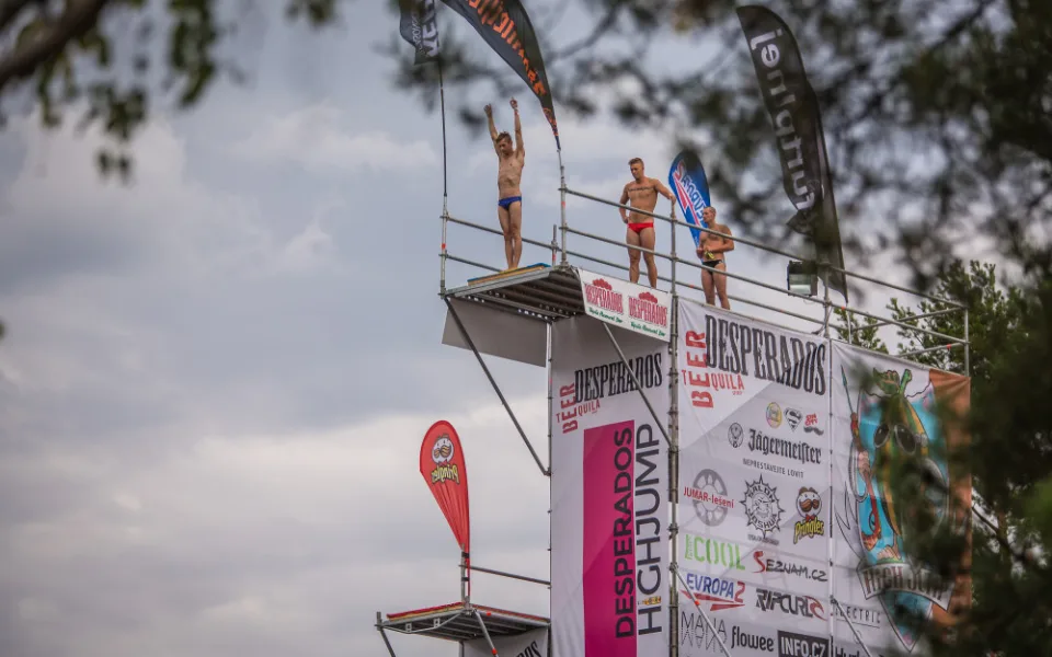 Letos se skákat nebude. Závody Highjump pořadatel zrušil, místo toho vyhlásil sbírku
