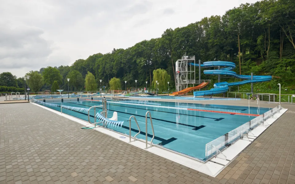 Trutnov dnes otevřelo nově zrekonstruované koupaliště. Stálo 75 milionu korun .