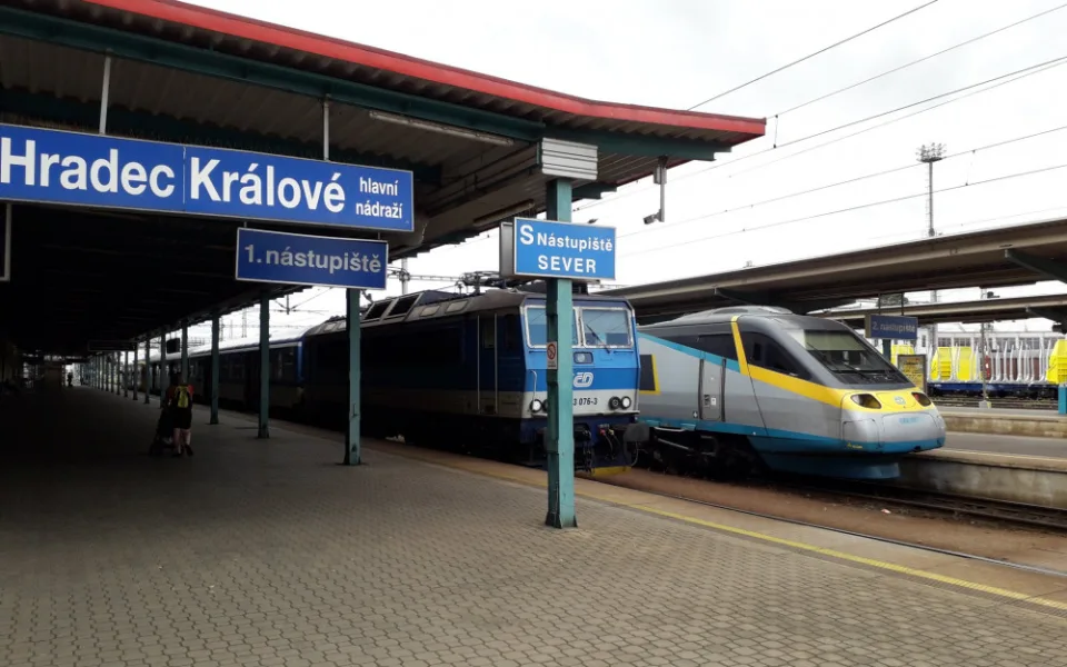 Pendolino na nádraží v Hradci Králové