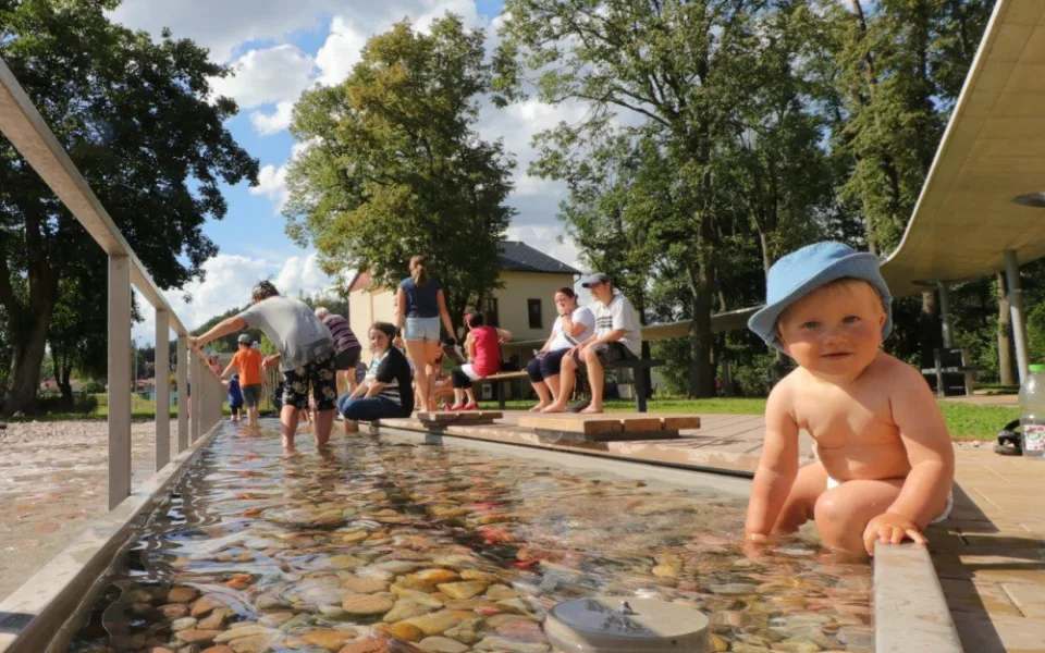 Letní pítka v Malých lázních v Náchodě jsou opět v provozu
