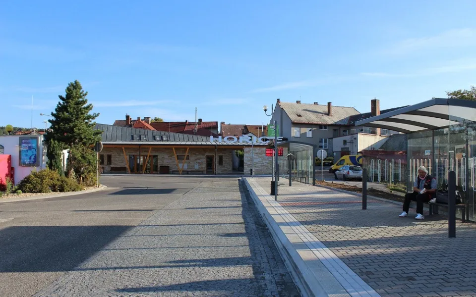 Autobusové nádraží a nová odbavovací hala v Hořicích