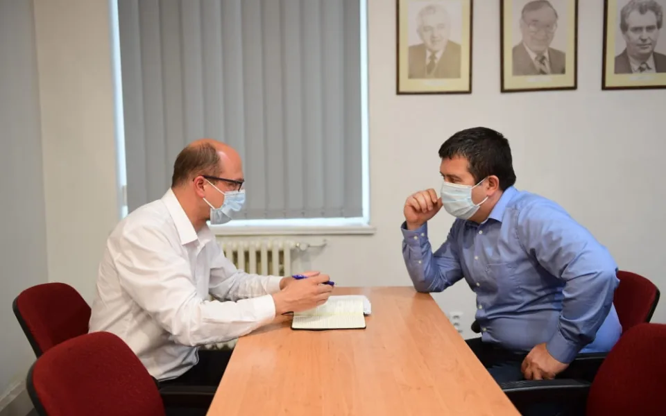 Je třeba obnovit Ústřední krizový štáb? Podle vedení Královéhradeckého kraje ano