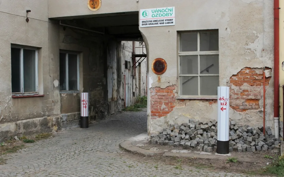 Dvůr Králové chce vrátit život Mayerově továrně. Připravuje architektonickou soutěž.