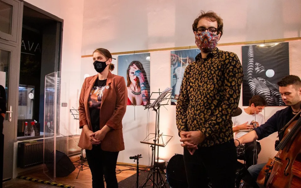 Zahájení festivalu Jazz Goes to Town ředitelkou Barborou Hodonickou a dramaturgem Michalem Wróblewskim