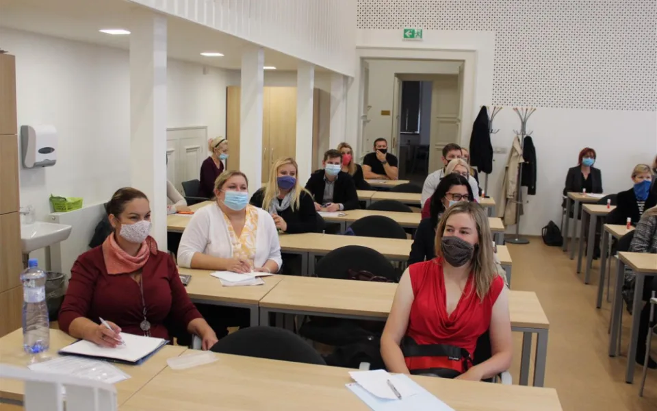 Vysokoškoláci v Jičíně mají nové učebny. Kvůli pandemii zejí prázdnotou, studenti se učí z domova