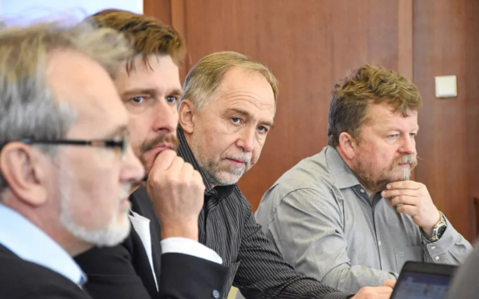 Efektivně trasovat je při tomto počtu nově nakažených nemožné, potvrdil ředitel hradeckých hygieniků