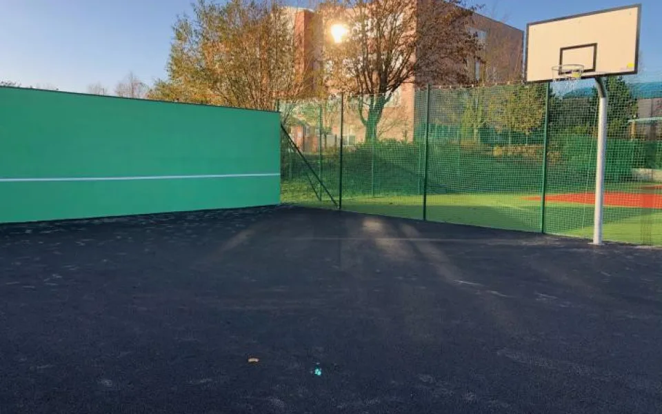 Nové hřiště ve Strži