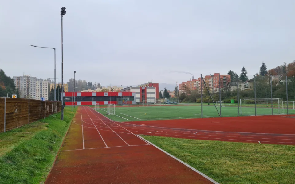 Náchod hledá místo pro novou sportovní halu. Třetí návrh mluví o pozemcích u základní školy na Plhově