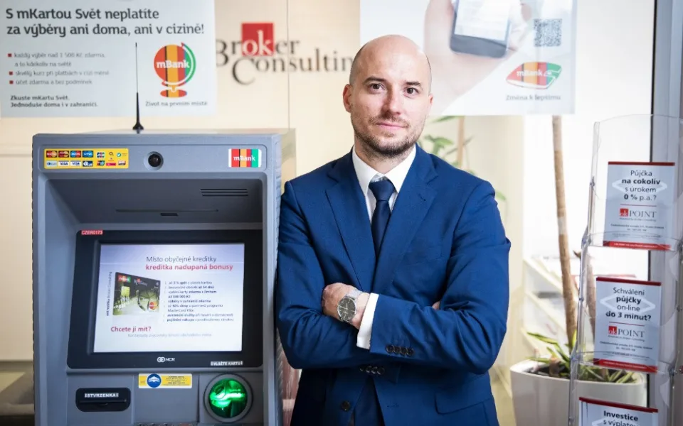 Politici radí utrácet pro rozproudění ekonomiky. V první řadě ale nezapomínejme myslet na sebe a svou rodinu, říká finanční expert