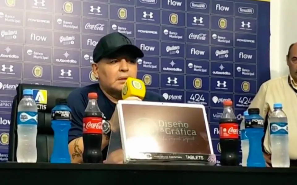 Diego Maradona zemřel. Podle argentinských médií měl podlehnout infarktu