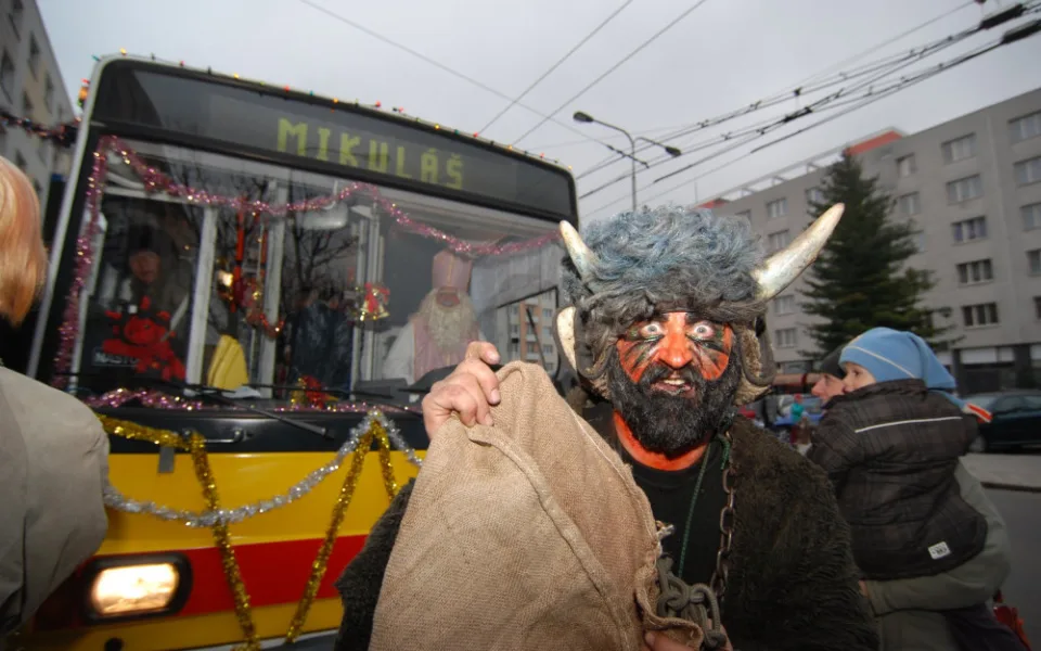 Hradec Králové ruší Mikulášský trolejbus. Připravuje alespoň tištěnou vzpomínku k 30. výročí této akce