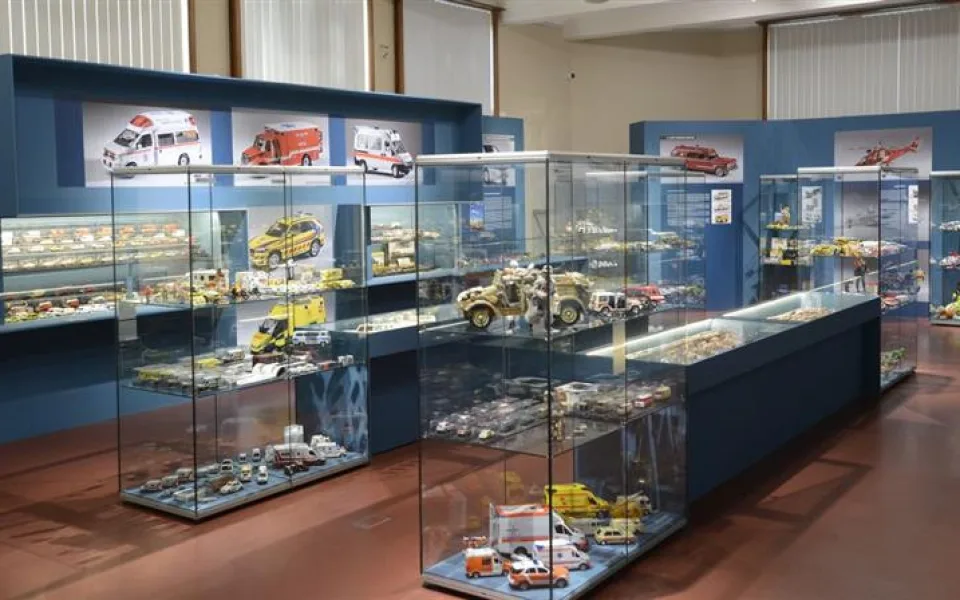 Lékař z Hradce Králové vlastní 1777 modelů záchranářské techniky, zapíše se do českých rekordů