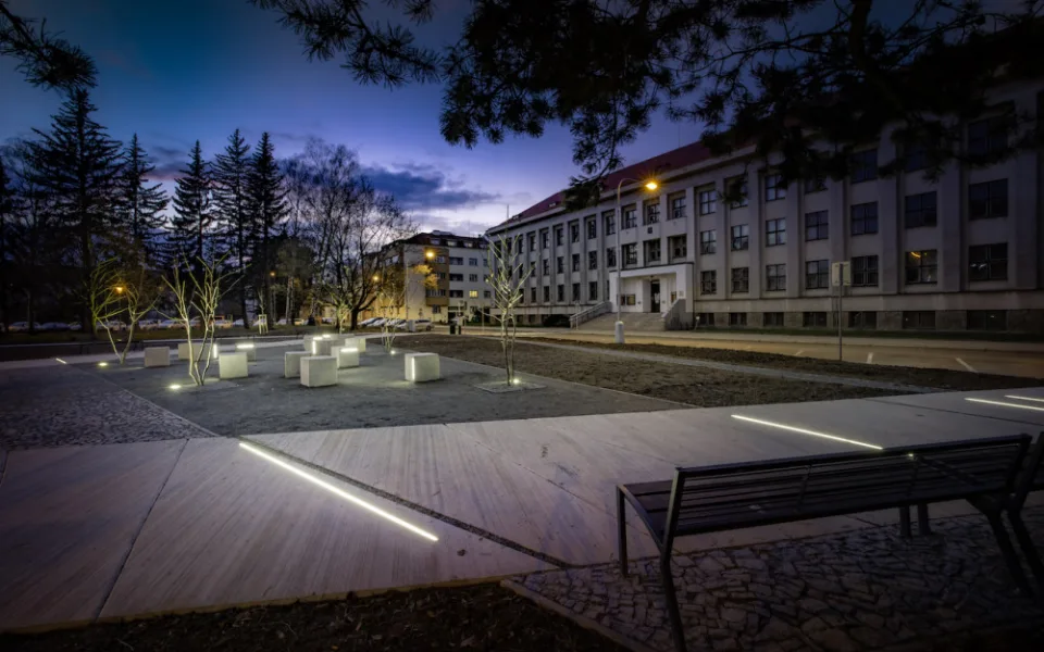 Náchod má novou chloubu. Je jím zrekonstruovaný park u soudu