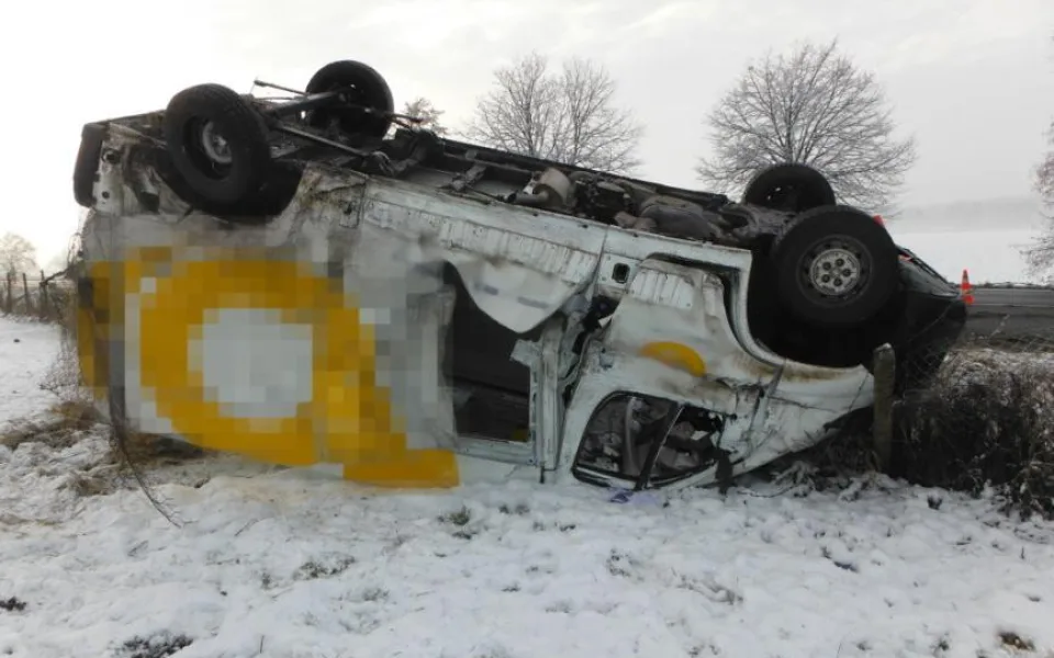 FOTO: O víkendu se hasiči nenudili. Řešili dopravní nehody i požár na vlakovém nádraží