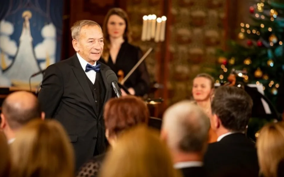 Jaroslav Kubera, jeden z nejvýznamnějších politiků Česka, proslul svým vztahem k Tchaj-wanu či kuřáckou vášní