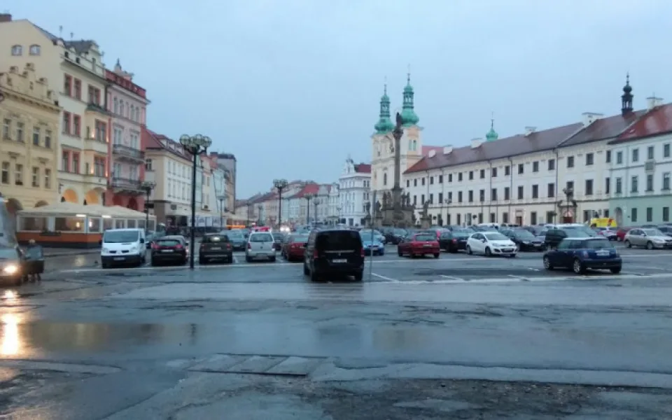Výstavba podzemního parkoviště na Velkém náměstí je možná, potvrdil průzkum