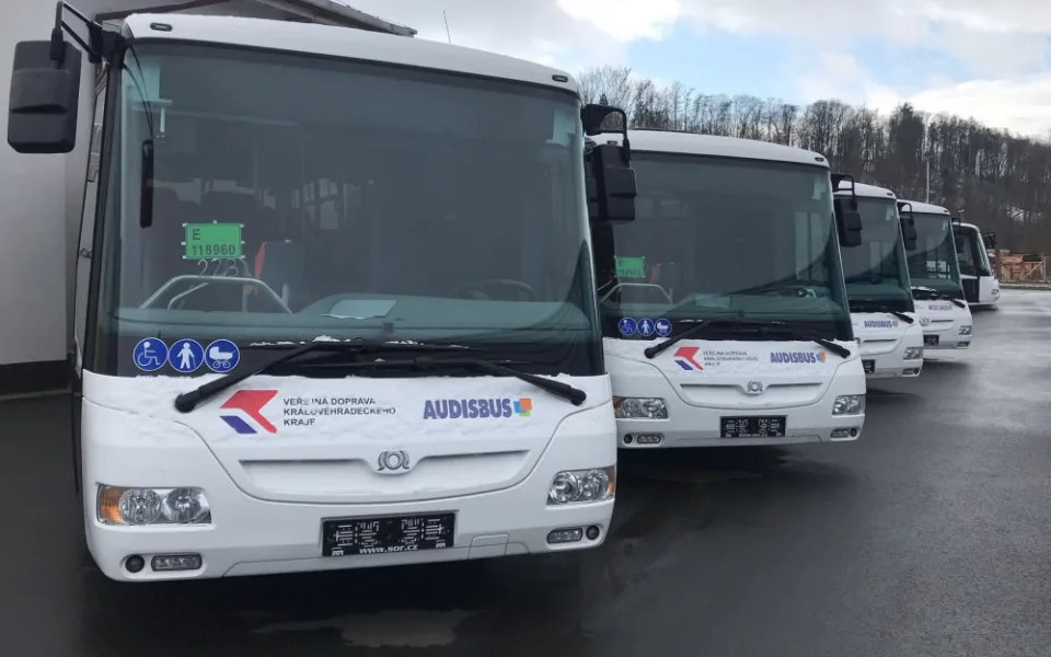 Od března se cestující v kraji mohou těšit na více než dvě stě nových autobusů, v každém bude wifi