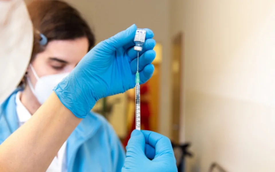 Více promořování znamená více mutací a menší účinnost vakcíny, ukazuje slovenská studie