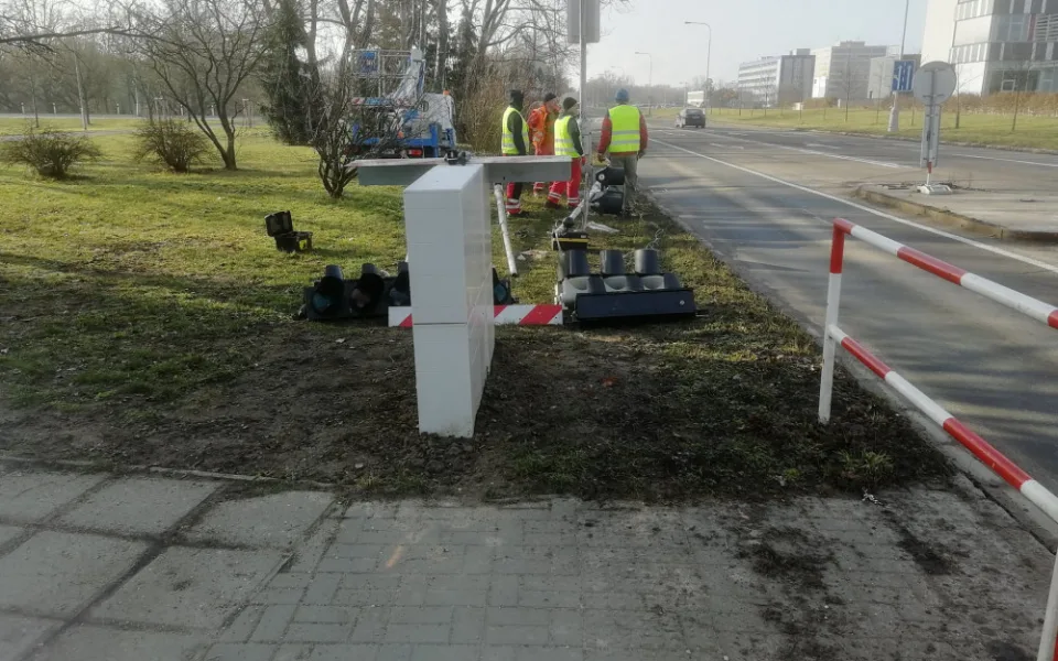 Semafory na výjezdu od nemocnice v Hradci Králové jsou v provozu. Budou zde do rekonstrukce Milety