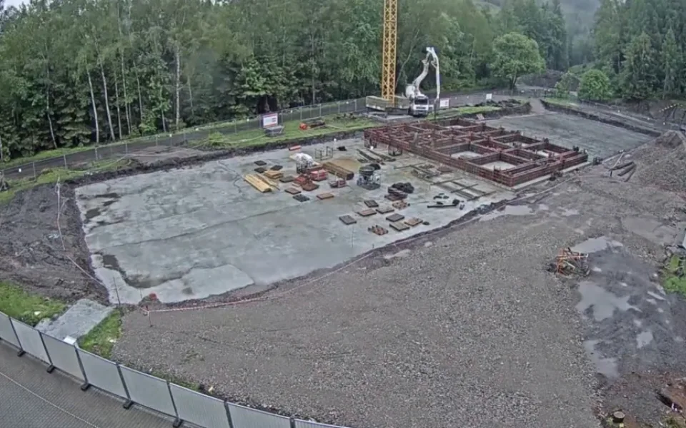 Časosběrné video zachytilo stavbu nového domova seniorů v Tmavém Dole